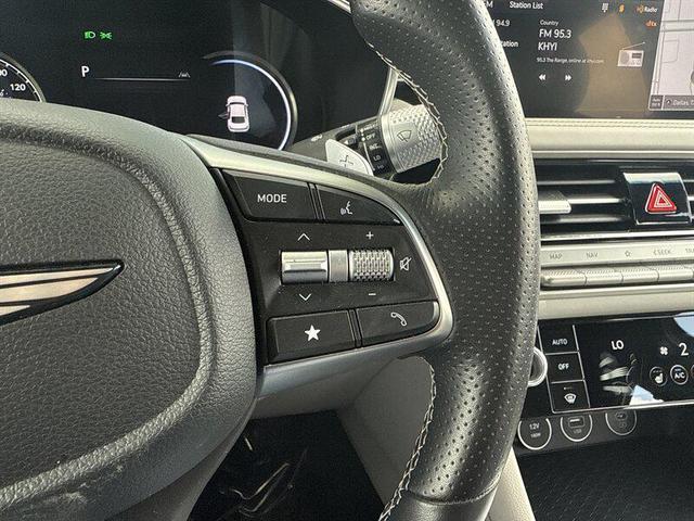 Photo of 2025 Makalu Gray Mica Genesis G70