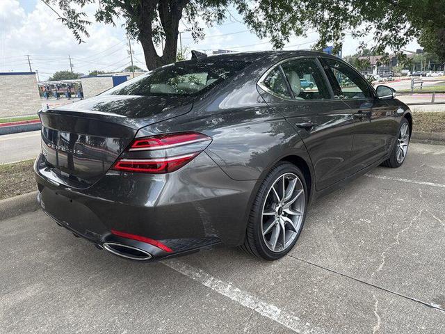 Photo of 2025 Makalu Gray Mica Genesis G70