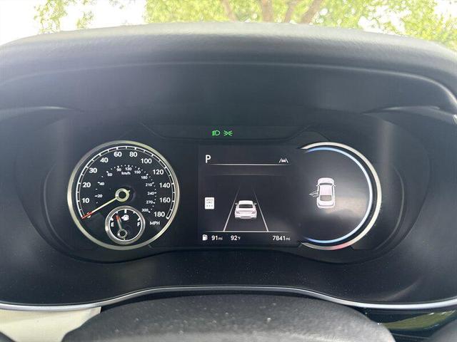 Photo of 2025 Makalu Gray Mica Genesis G70
