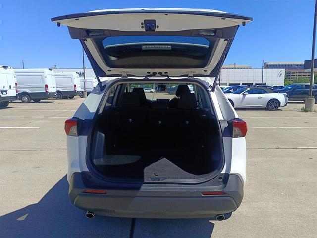 Photo of 2024 Ice Cap Toyota RAV4