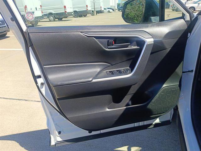 Photo of 2024 Ice Cap Toyota RAV4