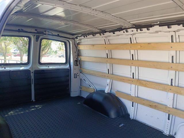 Photo of 2022 Summit White GMC Savana 2500