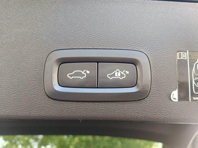 Photo of 2021 Black Stone Volvo XC40 Recharge Pure Electric