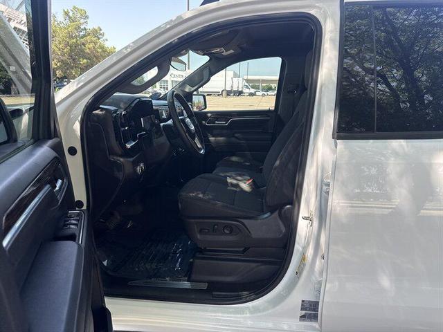 Photo of 2024 Summit White GMC Sierra 1500