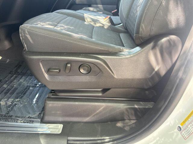 Photo of 2024 Summit White GMC Sierra 1500