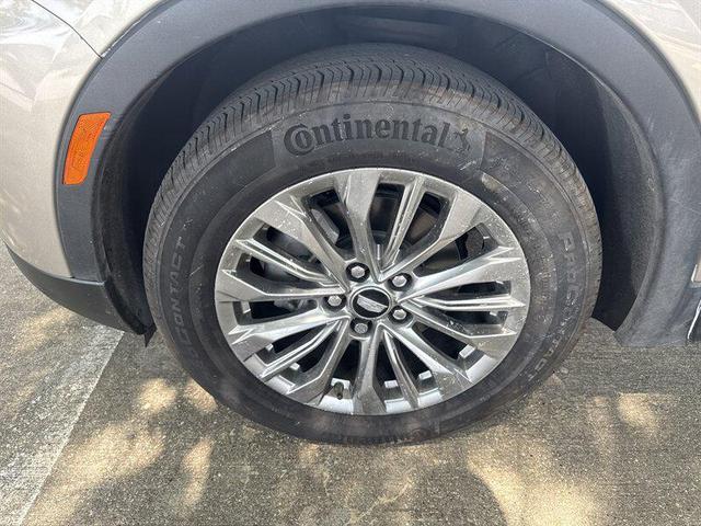 Photo of 2025 Latte Metallic Cadillac XT4