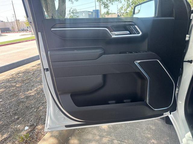 Photo of 2025 Summit White GMC Sierra 1500