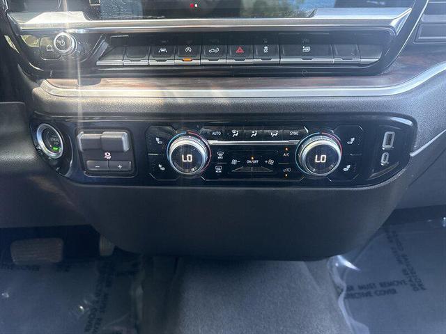 Photo of 2025 Summit White GMC Sierra 1500