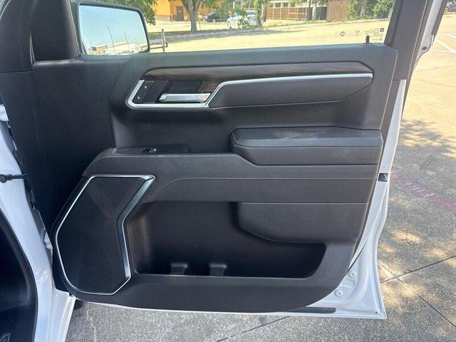 Photo of 2025 Summit White GMC Sierra 1500