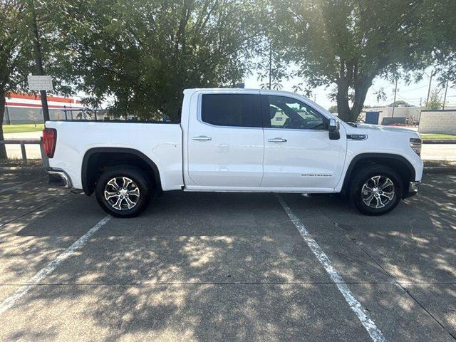 Photo of 2025 Summit White GMC Sierra 1500