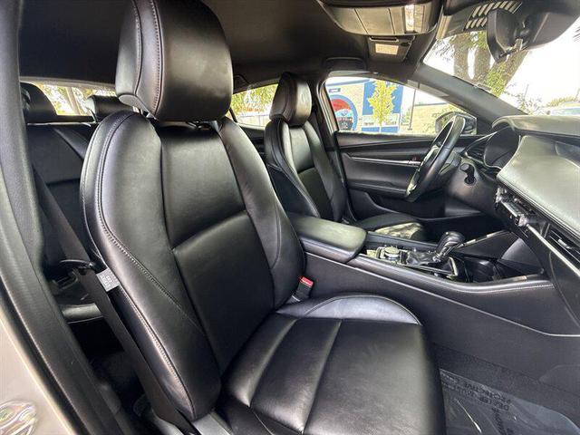 Photo of 2025 Platinum Quartz Metallic Mazda Mazda3