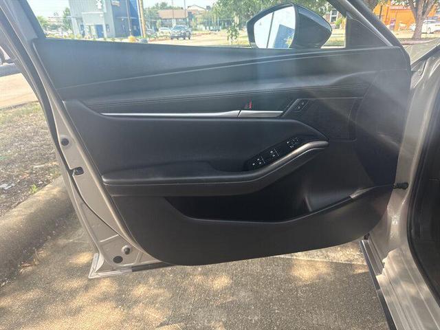 Photo of 2025 Platinum Quartz Metallic Mazda Mazda3