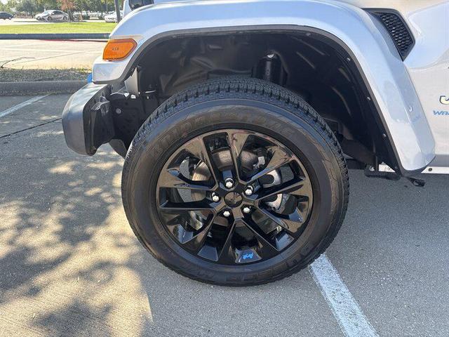 Photo of 2023 Silver Zynith Clearcoat Jeep Wrangler 4xe