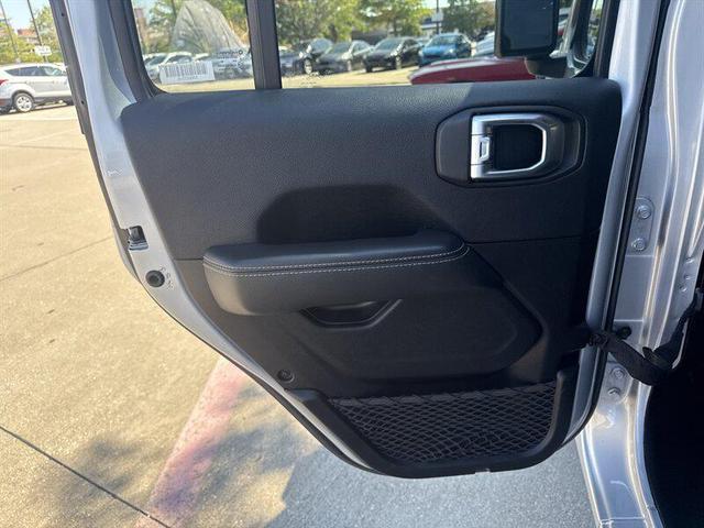Photo of 2023 Silver Zynith Clearcoat Jeep Wrangler 4xe