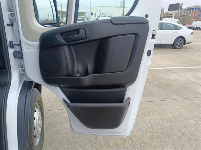 Photo of 2021 Bright White Clearcoat RAM ProMaster 2500