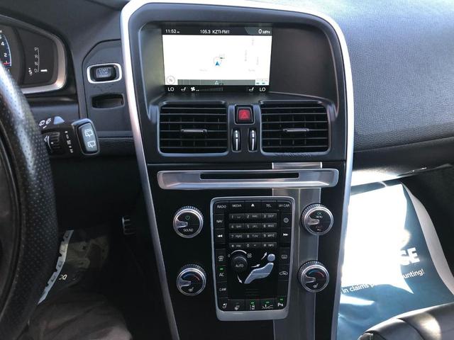 Photo of 2015 Crystal White Pearl Volvo XC60