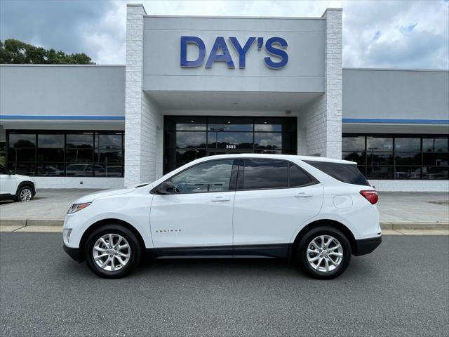 Photo of 2019 Summit White Chevrolet Equinox