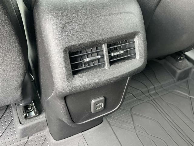 Photo of 2019 Summit White Chevrolet Equinox