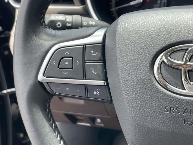 Photo of 2020 Midnight Black Metallic Toyota Highlander