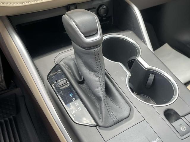 Photo of 2020 Midnight Black Metallic Toyota Highlander
