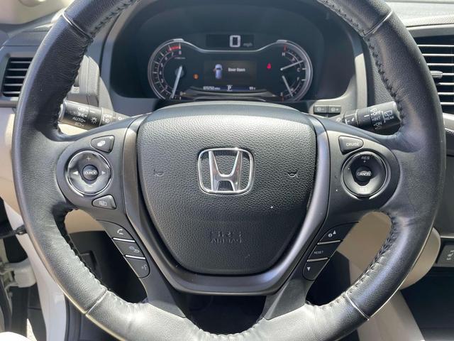Photo of 2018 White Diamond Pearl Honda Pilot