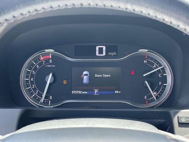 Photo of 2018 White Diamond Pearl Honda Pilot