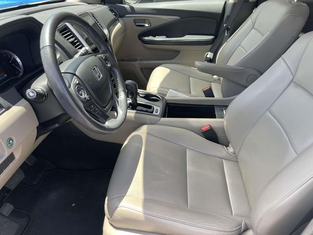 Photo of 2018 White Diamond Pearl Honda Pilot