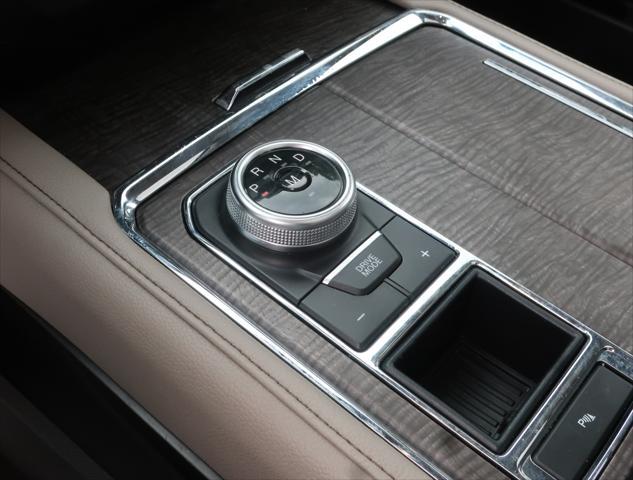 Photo of 2021 Oxford White Ford Expedition