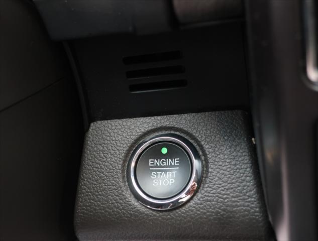 Photo of 2021 Oxford White Ford Expedition