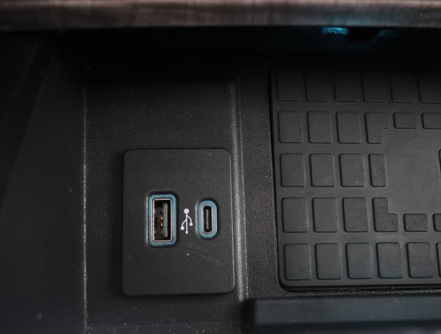 Photo of 2021 Oxford White Ford Expedition