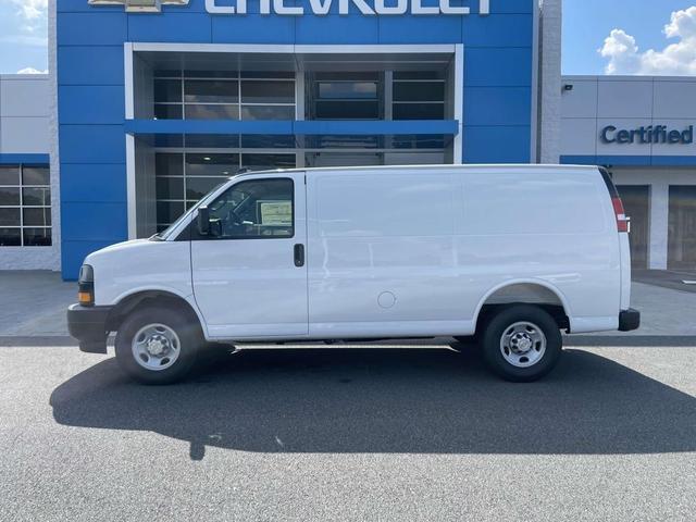 Photo of 2025 Summit White Chevrolet Express 2500