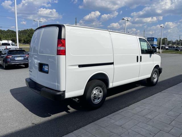 Photo of 2025 Summit White Chevrolet Express 2500