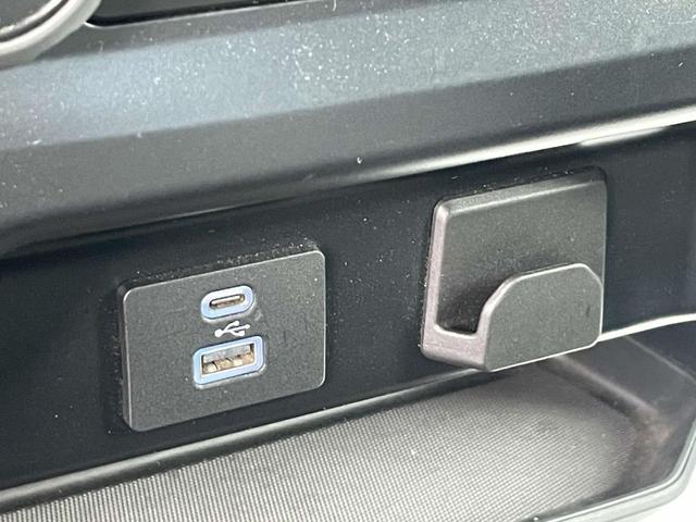 Photo of 2023 Iconic Silver Metallic Ford F-150