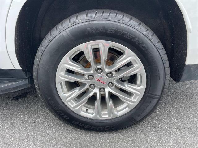 Photo of 2023 Summit White GMC Yukon