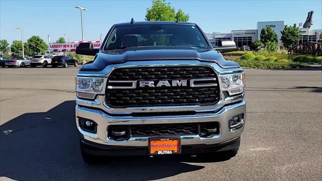 Photo of 2022 Granite Crystal Metallic Clearcoat RAM 2500