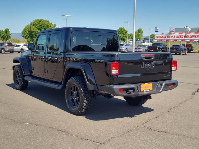 Photo of 2025 Black Clearcoat Jeep Gladiator