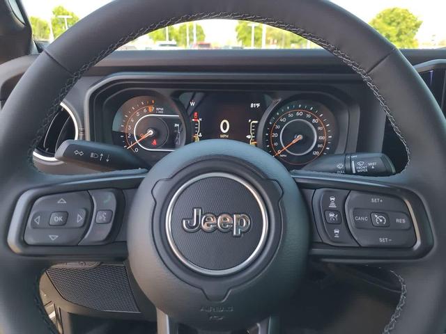 Photo of 2025 Black Clearcoat Jeep Gladiator