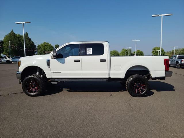 Photo of 2018 Oxford White Ford F-250
