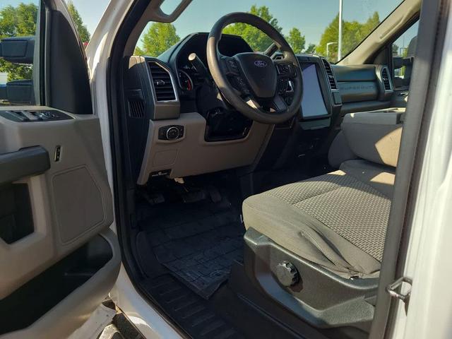 Photo of 2018 Oxford White Ford F-250