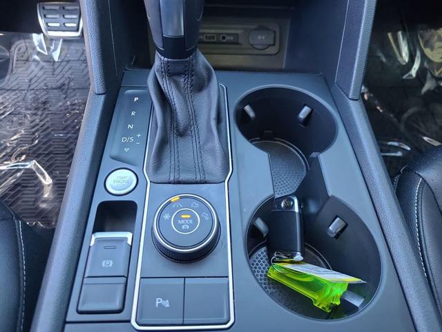 Photo of 2021 Tourmaline Blue Metallic Volkswagen Atlas