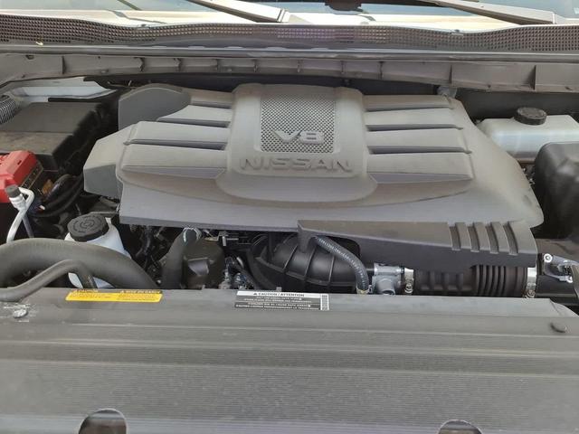 Photo of 2024 Glacier White Nissan Titan