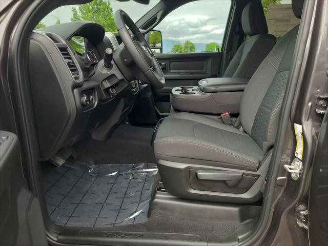 Photo of 2025 Granite Crystal Metallic Clearcoat RAM 2500