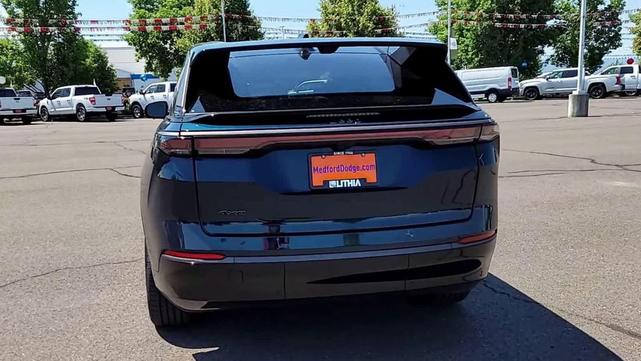 Photo of 2025 Fathom Blue Pearlcoat Jeep Wagoneer S