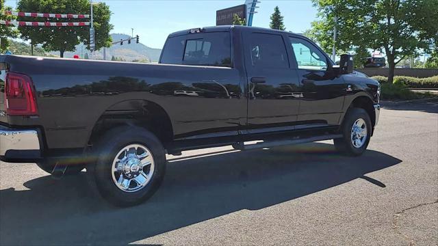 Photo of 2025 Diamond Black Crystal Pearlcoat RAM 2500