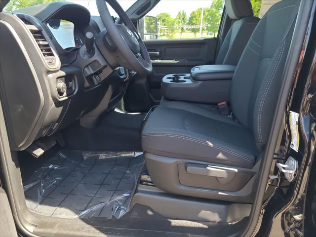 Photo of 2025 Diamond Black Crystal Pearlcoat RAM 2500