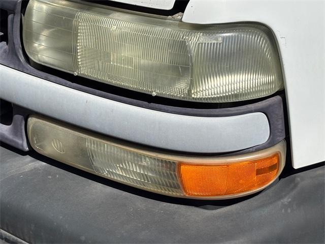 Photo of 2001 Summit White Chevrolet Silverado 1500