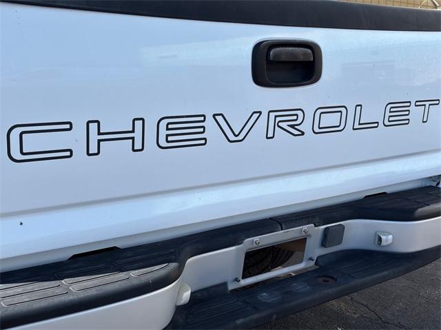 Photo of 2001 Summit White Chevrolet Silverado 1500