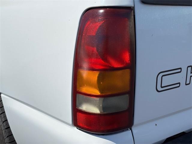 Photo of 2001 Summit White Chevrolet Silverado 1500