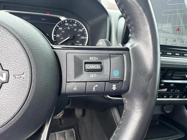 Photo of 2022 Boulder Gray Nissan Rogue
