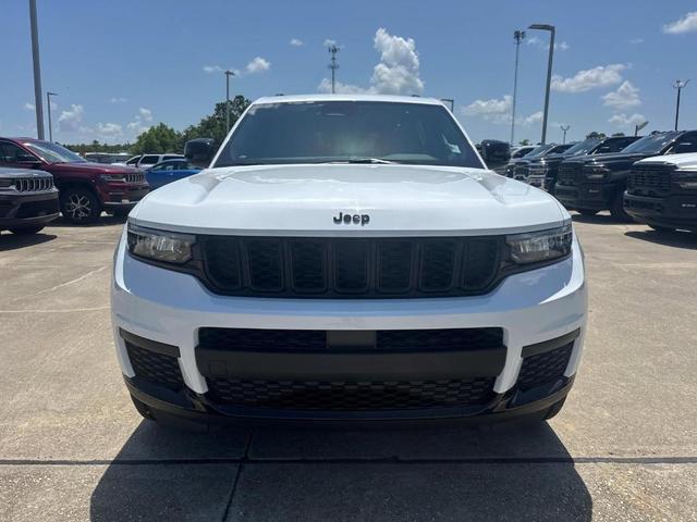 Photo of 2025 Bright White Clearcoat Jeep Grand Cherokee L